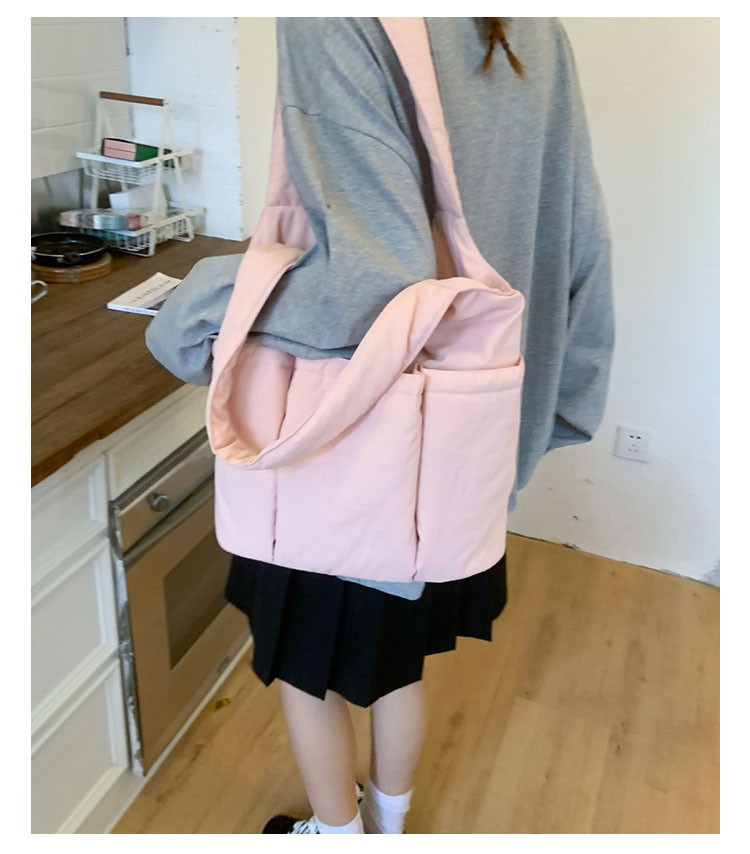 Single-shoulder underarm bag, large-capacity tote bag, versatile nylon fabric bag for women, new pleated multi-pocket commuter handbag undefined