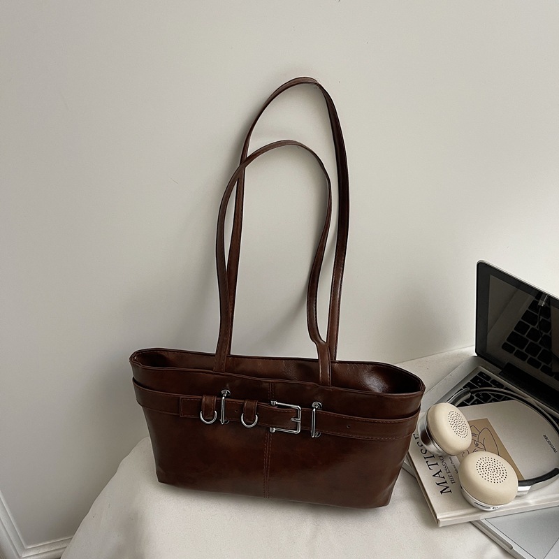 Diseño de nicho coreano de piel de aceite, bolsas de brazo casuales populares para mujeres, bolsas de hombro de lujo ligeras y personales, retro versátiles