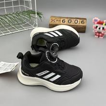 儿童跑鞋中小童单鞋运动童鞋2025秋冬季新款皮面防水男女童纽扣鞋