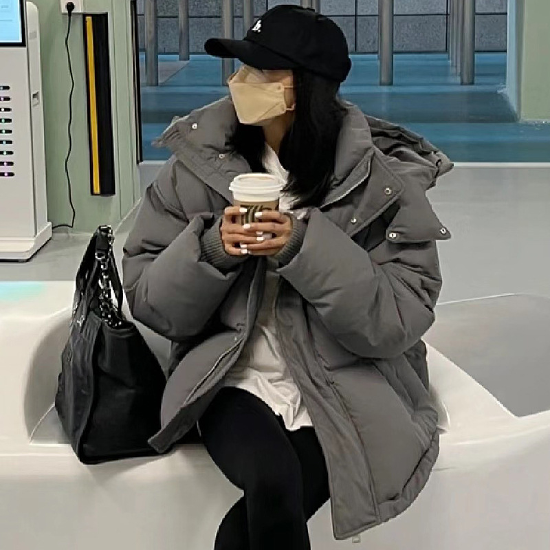 회색 여성