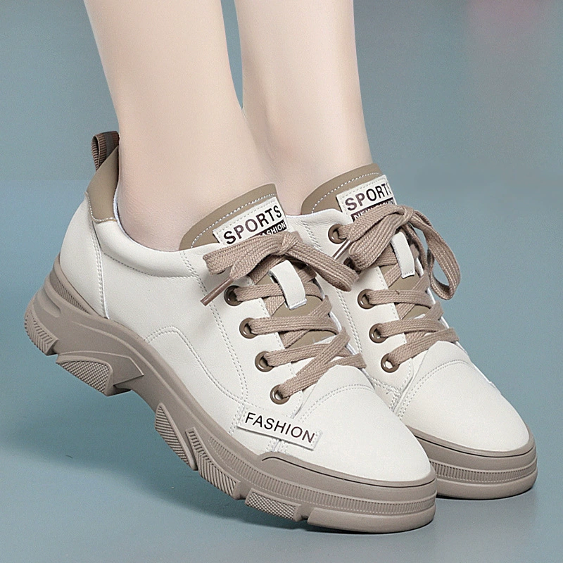 Женские туфли весна 2025: новые универсальные туфли на мягкой толстой подошве, белые шнурованные кроссовки для женщин, повседневная спортивная обувь