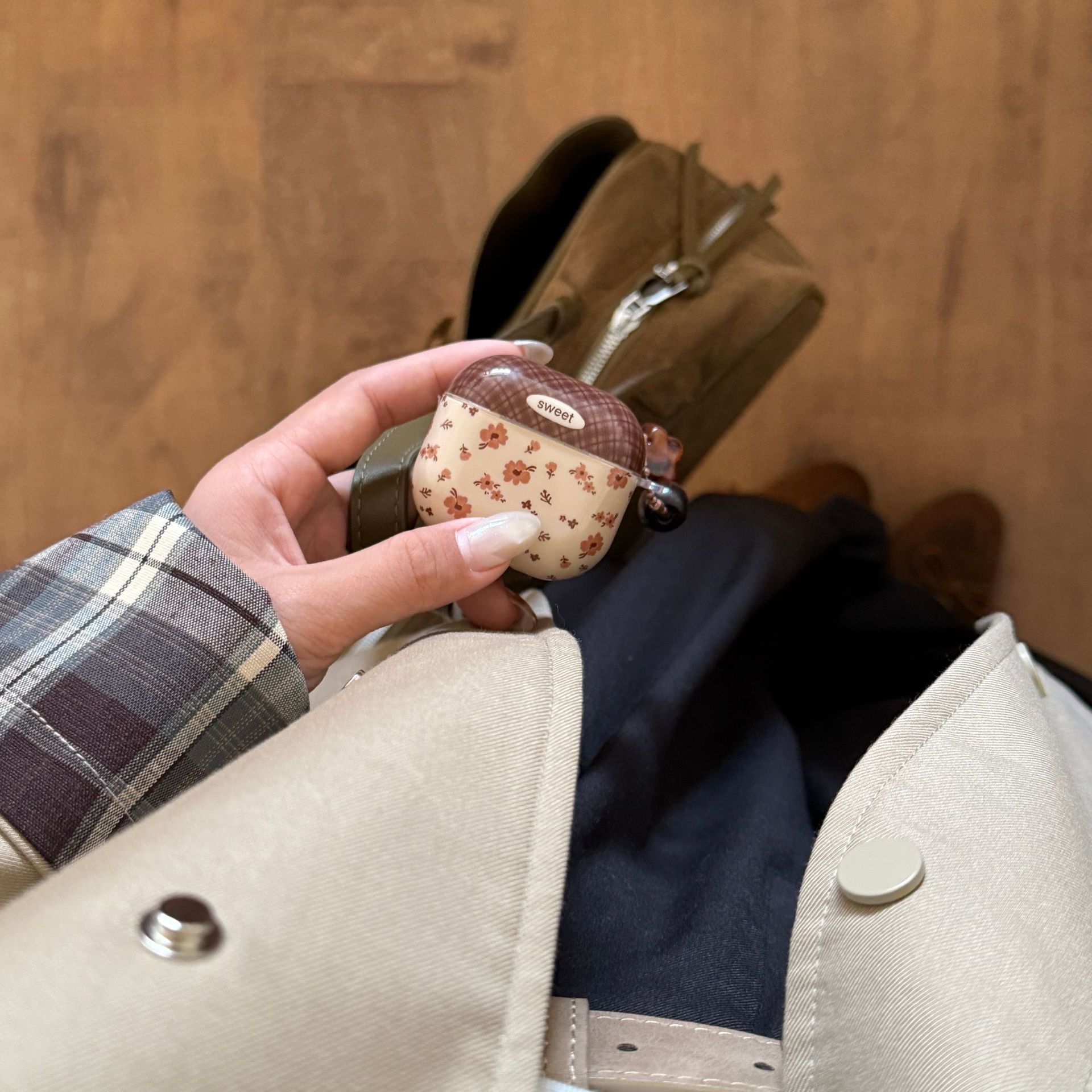 Flores marrones retrógradas para airpods3 / 4 auriculares nuevos Airpods Pro / 2 colgantes 12