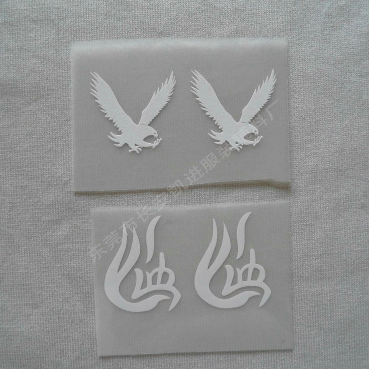 供应工厂春节衣服logo热转印标表演服烫唛量大从优出货速度快