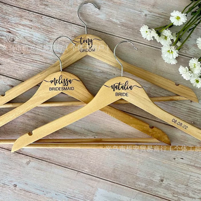 Etsy кросс-бордер персонализированная вырезанная solid wood несоскользящая широкие плечи одежда магазин одежная стойка клипсы для штанов вешалка