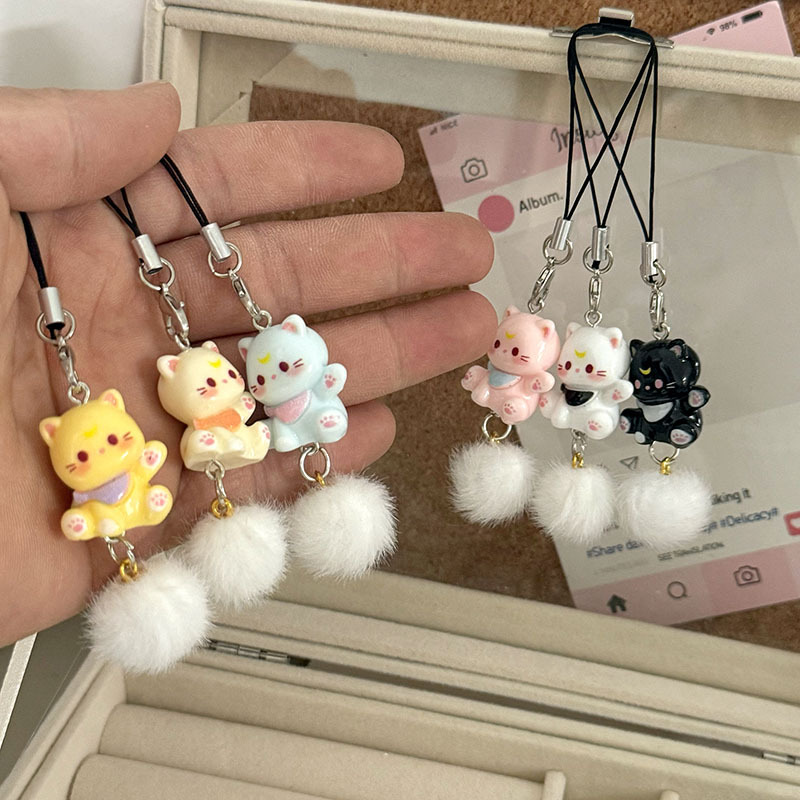 新商品の立体アニメの子猫の携帯チェーンが可愛い樹脂のキーホルダーです。