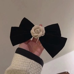 レトロなベルベットのツバキのヘアピン ~ 黒の高級感トップクリップ蝶結び髪飾り小香風バロック髪飾り