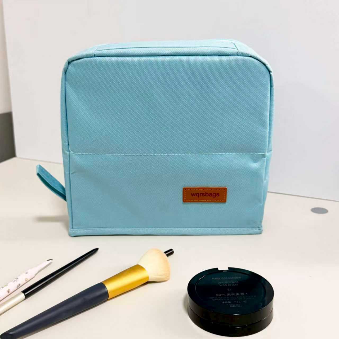 Nueva bolsa de maquillaje vertical, bolsa de almacenamiento portátil de gran capacidad y alto valor facial, bolsa de lavado de división portátil