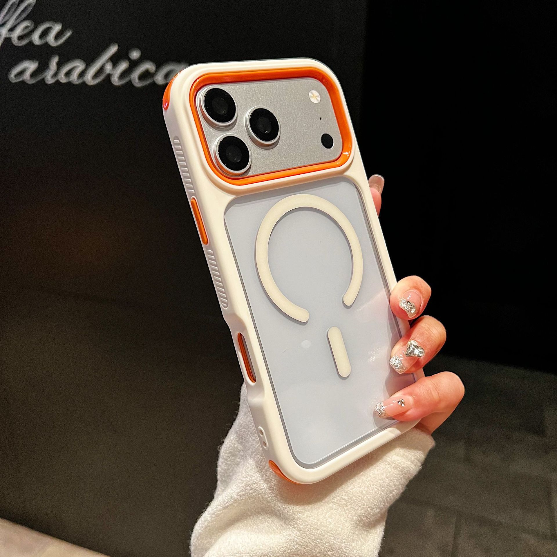 iPhone 17 Pro Max uchun yuqori shaffof magnitli g'ilof, Apple 16 Pro uchun chiziqli qirralarga ega rangsiz sirpanmaydigan g'ilof, zarbaga chidamli telefon g'ilof.