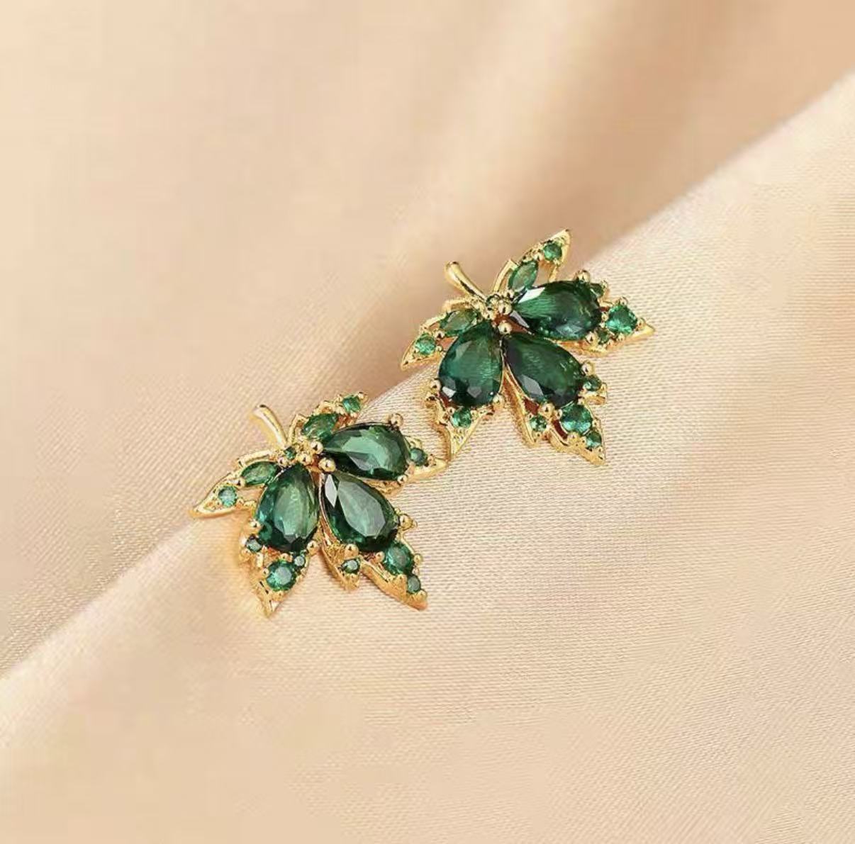 Green maple leaf, earrings