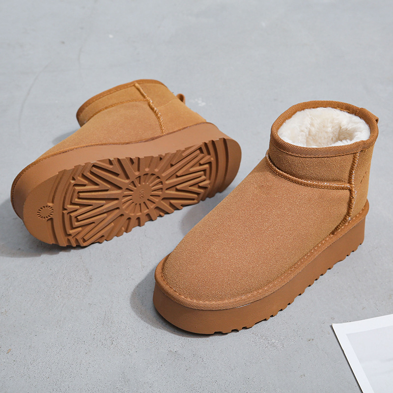 Zhou Dongyu con botas de nieve de fondo grueso para mujeres en invierno 2024 nuevos zapatos de algodón de pan de lana de cuero corto aumentados en altura