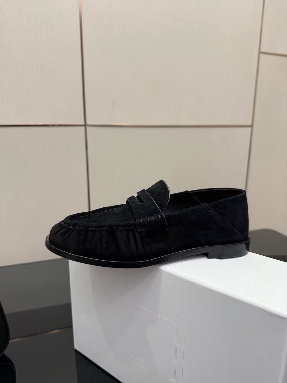 黑色羊猄踩脚 / 35女码