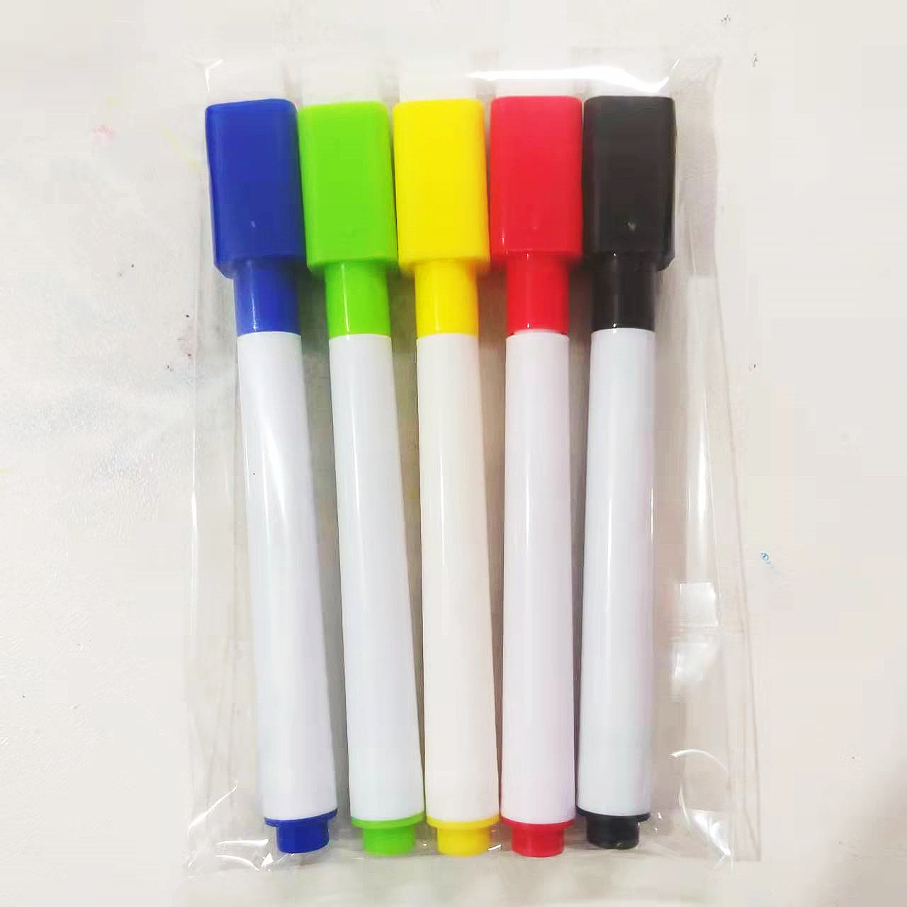 El traje de la pluma del whiteboard de los niños del color de la mañana 8 del paño del color con los accesorios borrables a base de agua de la pluma del whiteboard del marcador magnético del color del cepillo