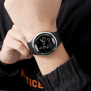 ��ʿ��W�j�ڕr�ֱ� �\����ӱ� 100�׷�ˮ����Ӿ����318/358