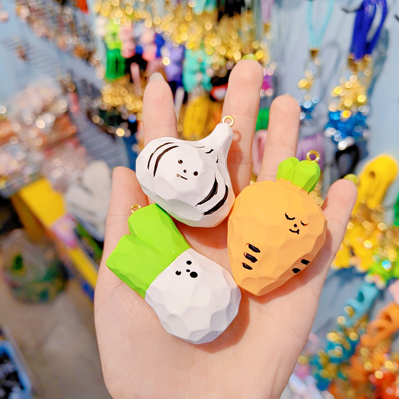 新款樹脂幾何蔥大蒜蘿蔔鑰匙扣女可愛時尚精緻公仔鑰匙鏈書包擺件