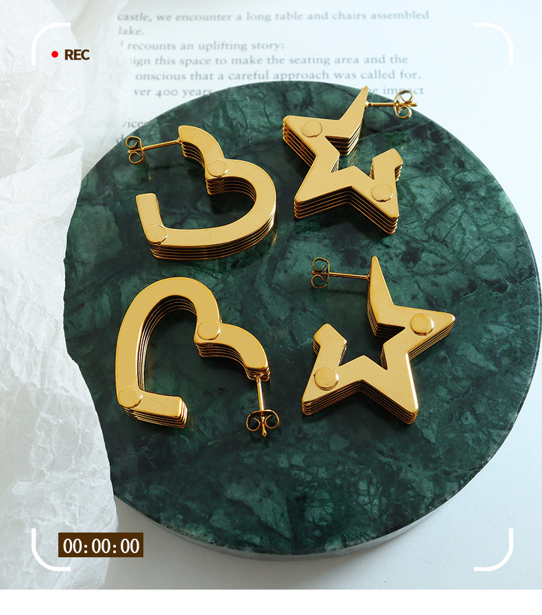Simple Style Star Heart Shape Copper Plating Earrings 1 Pair display picture 1
