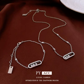 耳环;项链;耳钉