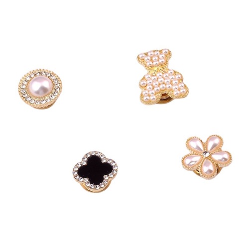 Internet celebrity fashion traceless magnet buckle pearl brooch popular does not hurt clothes anti-leak buckle magnet stone jewelry wholesale