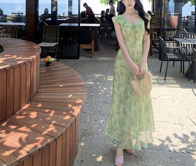 海边度假绿色碎花小飞袖连衣裙温柔气质独特绝美收腰沙滩长裙|undefined