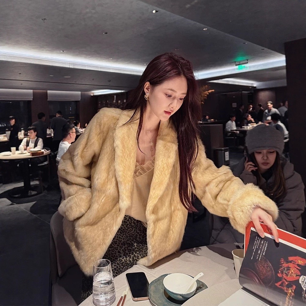 【中古千金】100真兔毛皮毛一体皮草外套女2025新款西服领上衣冬