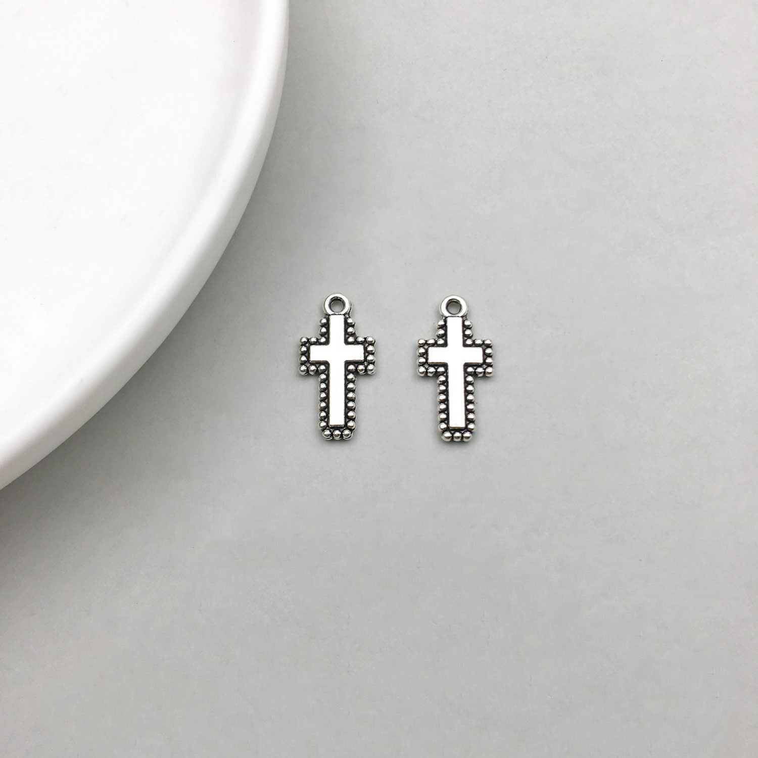 1 Nueva antigua aleación de plata Cruz serie simulación amor Cruz colgante DIY accesorios de la joyería