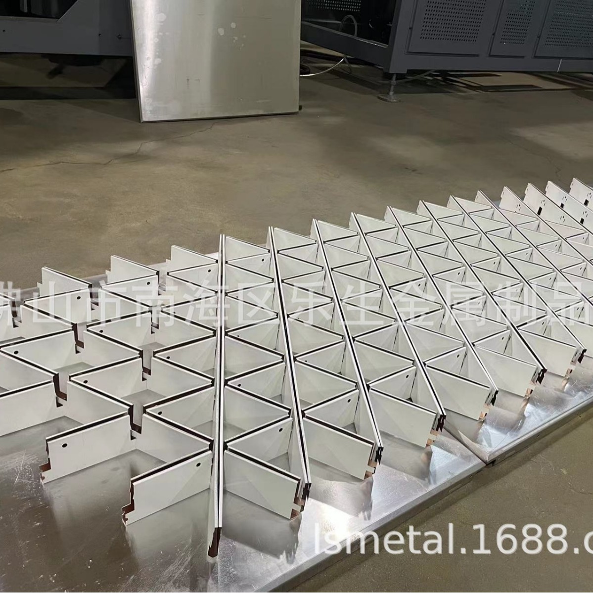 菱形铝天花 菱形格栅   三角形铝格栅   五角星格栅  异形格栅