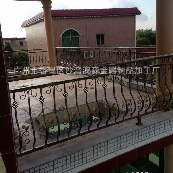 厂家生产私家别墅露天阳台弧栏杆小区户外铁围栏防护防盗防攀爬