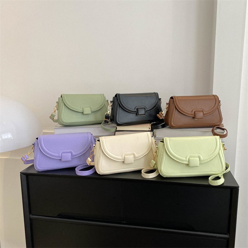 Vintage Chain 2026 Summer New Niche Fashion Versatile Shoulder Bag with a Stylish Crossbody Design for Women