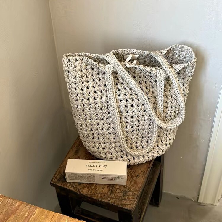 Fashionable and Simple Holiday-Style Tote Woven Bag for Women, New Ultra-Light Straw Woven Bag, Hand-Woven Large-Capacity Shoulder Bag
