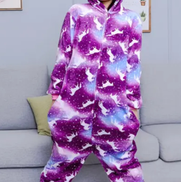 Pijamas transfronterizos al por mayor de fábrica Labubu pijamas femeninos de una sola pieza de dibujos animados pijamas de animales de franela Capibala