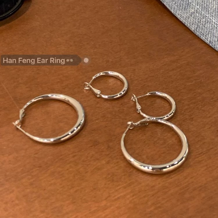 Silver Hoop Earrings, Women's Small Design, Polished Minimalist Style, 3–5 cm