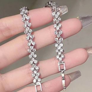 �羳�����Wҫ~�Ű͝M����Ů�p��С���OӋ��ins���䵭�L��������