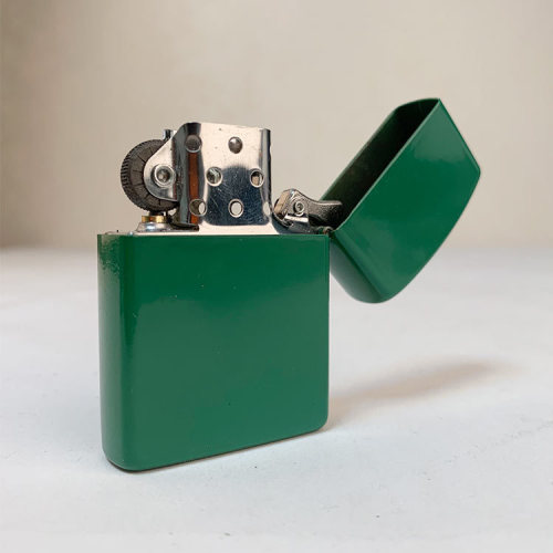 Factory direct sales green spray paint metal kerosene windproof lighter simple packaging advertising gifts wholesale