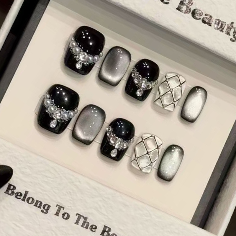 New Manicure Pearl Rhombic Brilliant Starry Black High-end Flash Cat's Eye Daily Short Pure Hand-worn Armor