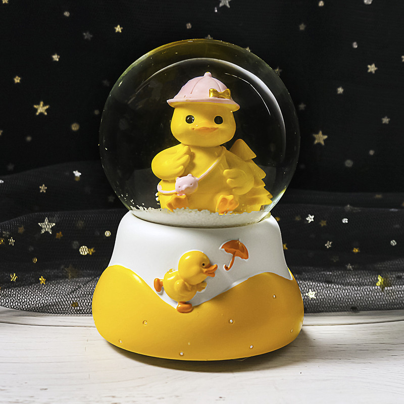 Nueva bola de cristal de mapache rosa pequeña, nieve, caja de música luminosa, luz nocturna, caja de música de regalo, artesanía de una pieza