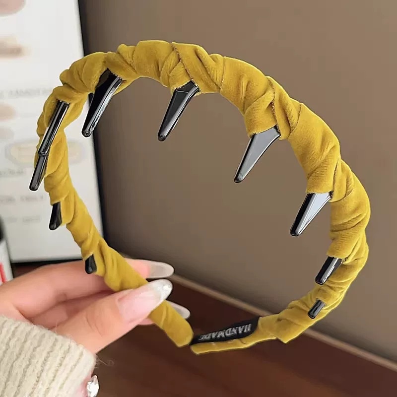 # 85 ginger velvet wavy hairband