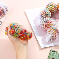 ブドウのボールを解凍してつまみます。