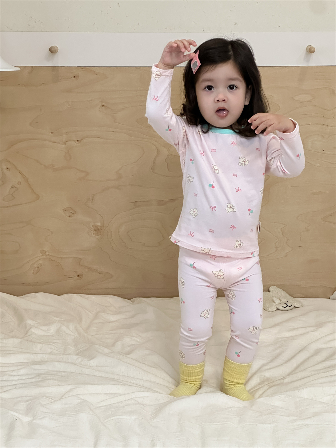 Pijamas infantiles de otoño conjunto de casa 2025 ropa de otoño ropa infantil coreana pijamas niñas ropa de hogar dos piezas