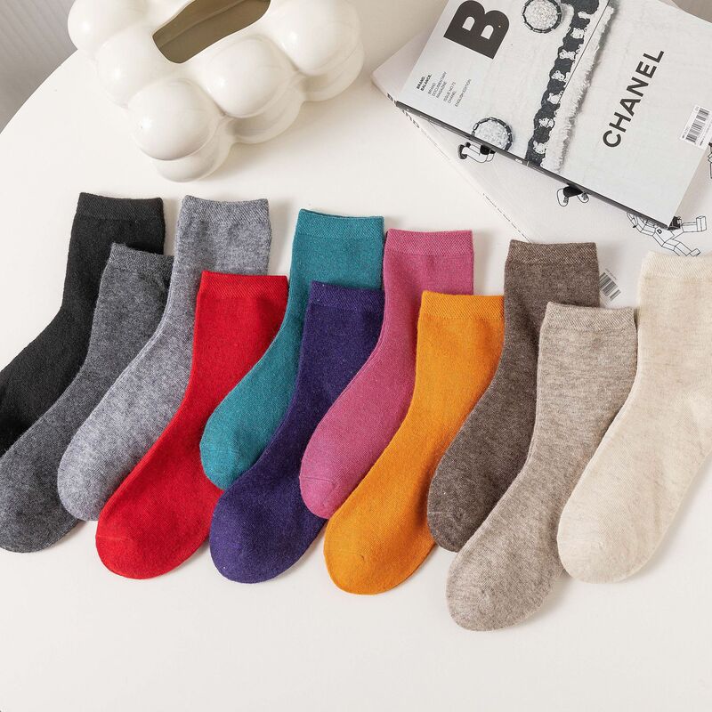 Couple Style Wool Socks for Women, Thickened and Warm for Autumn and Winter, Knitted Socks for Women, Thick Socks for Women, Soft and Skin-Friendly Couple Style Wool Socks for Women, Thickened and Warm for Autumn and Winter, Knitted Socks for Women, Thick Socks for Women, Soft and Skin-Friendly