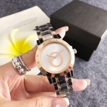 ���Aõ���Ů��ؐĸ�P��ĸȦ䓎�ʯӢ���Ɍ�ͨ�ڕr���ֱ��ʹ��ֱ�