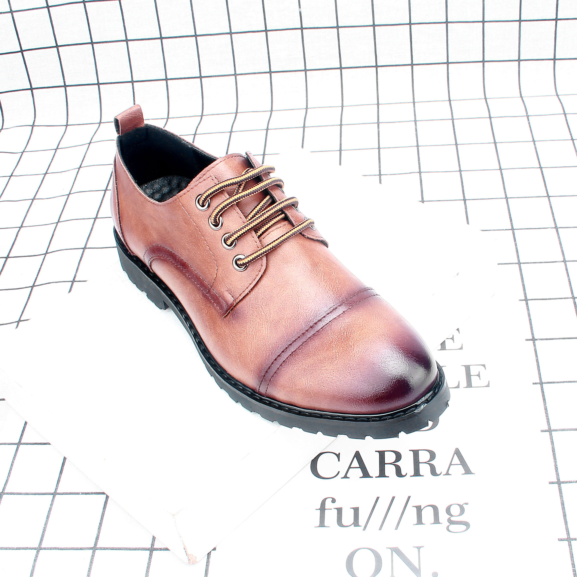 �������շ�һ�ŵ���Ьʱ�����������ͷ��ʿƤЬ402