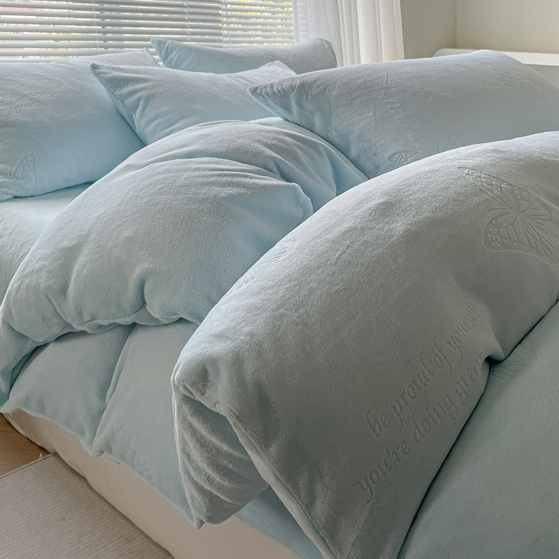 Espesado tallado de leche de lana de cuatro piezas conjunto 2025 nuevo coral lana de invierno sábanas de franela cubierta de cama