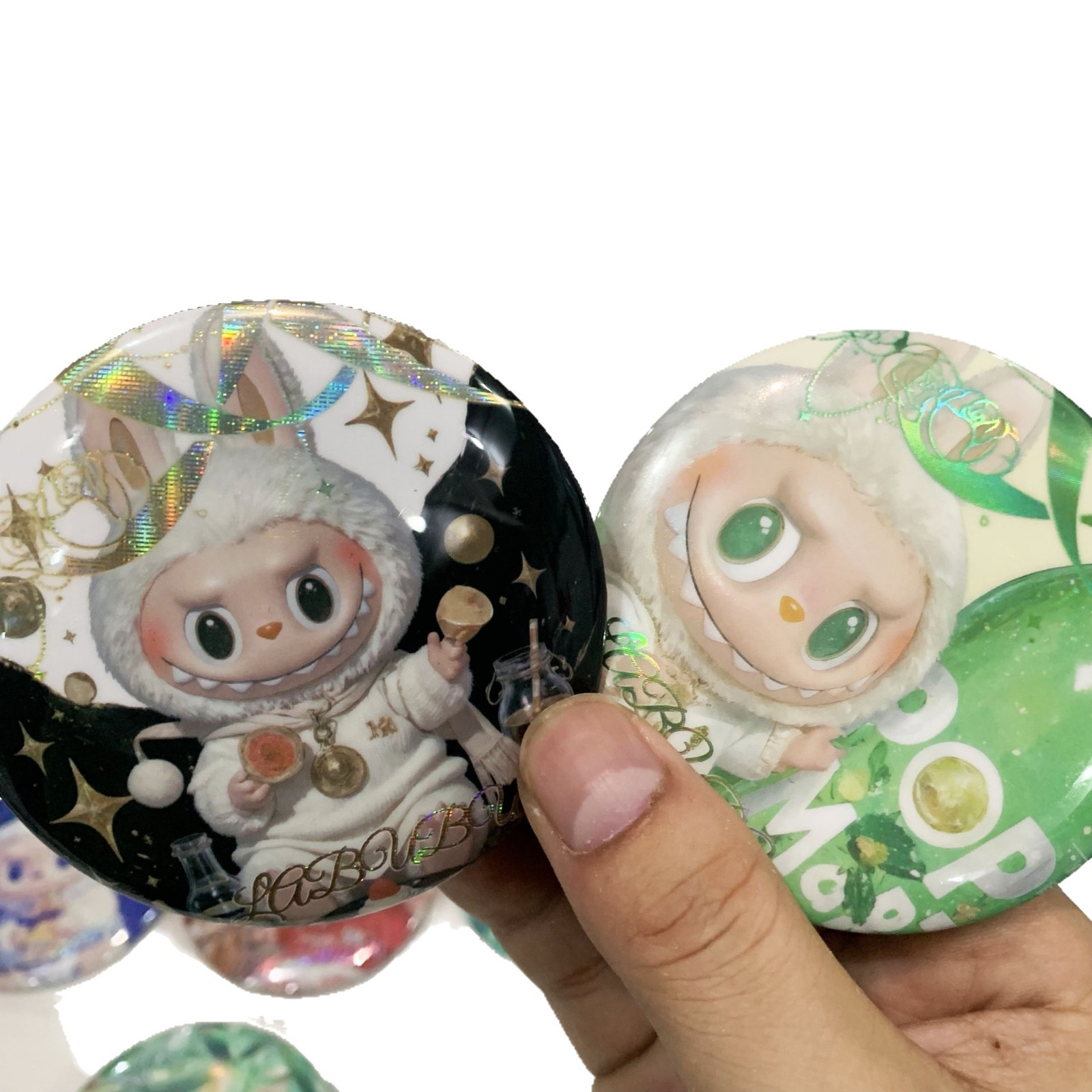 Labubu ラブブ ブラインドプルバッジ 漫画 高価値レーザー馬口 75mm バッジ 子供用ギフト