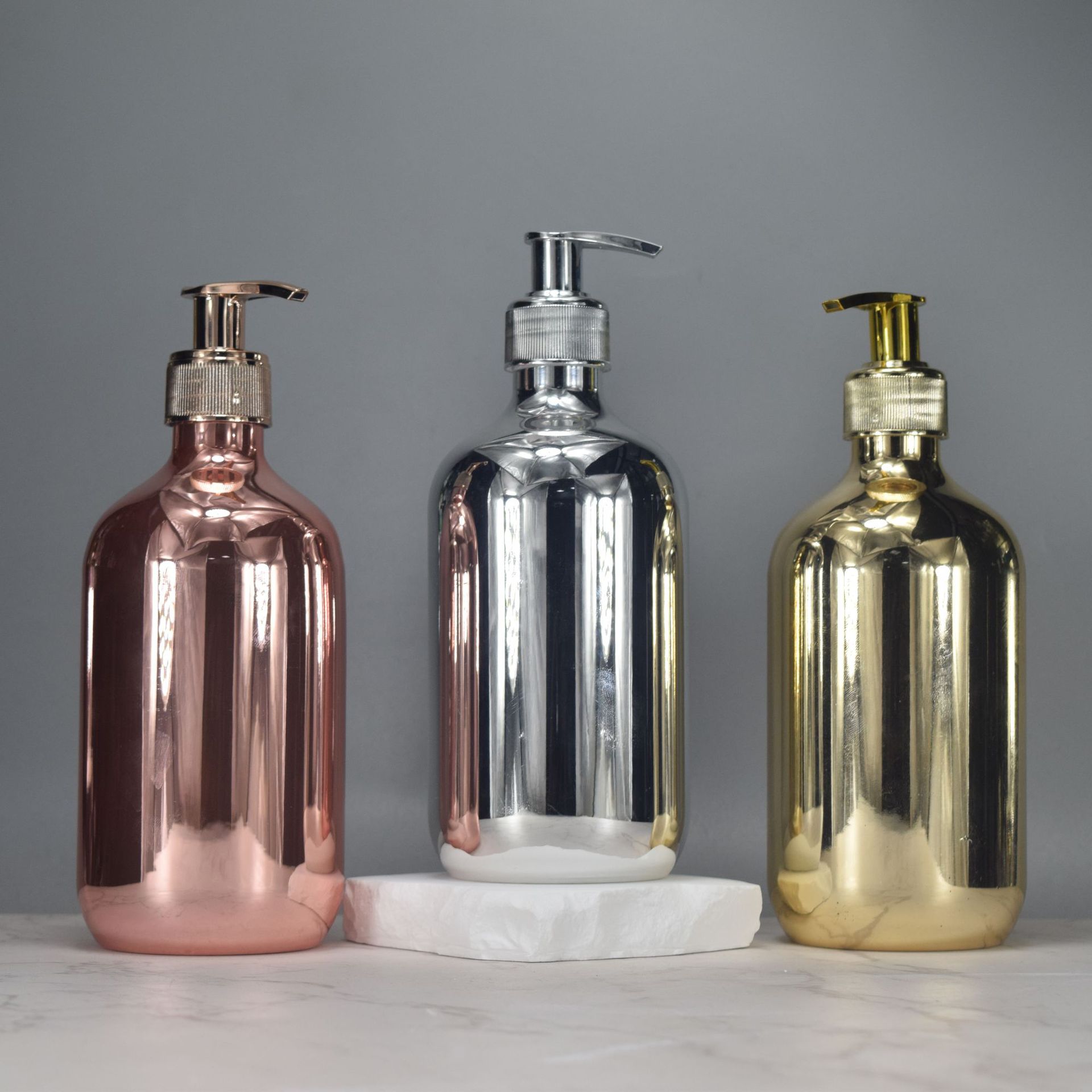 500ml300ml botella de loción de plata galvanoplastia de alta gama de lavado y protección sub-embalaje botella de prensa botella de embalaje cosmético de plástico