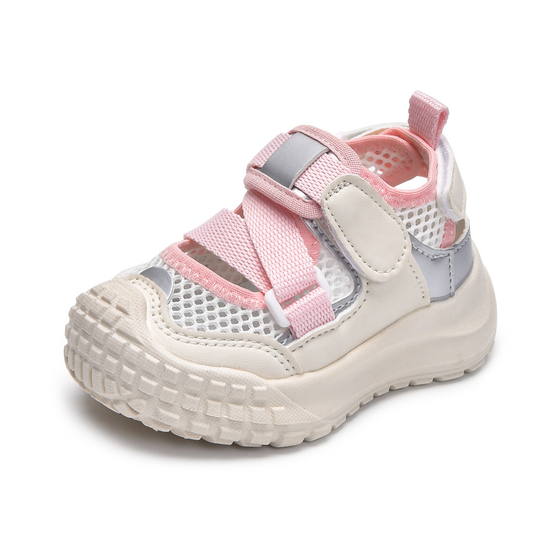 Zapatos para niñas, sandalias deportivas, estilo de verano 2025, nuevos zapatos para niños, sandalias Baotou de verano, zapatos de red individuales de verano para niños