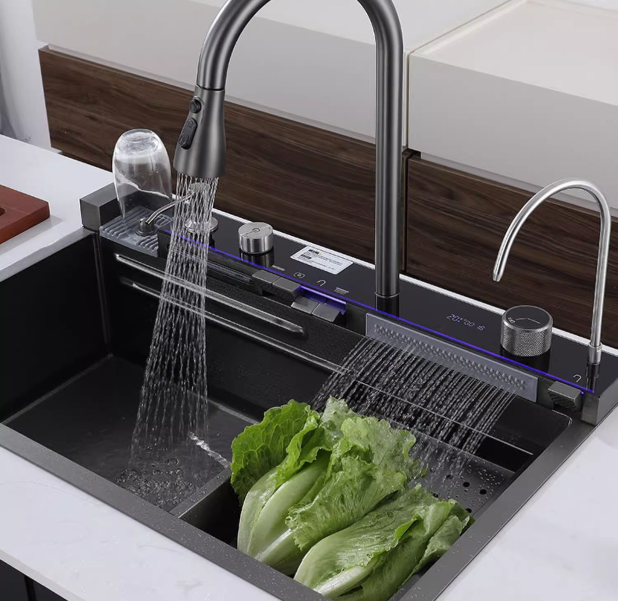 Venta directa de fábrica, fregadero de cocina moderno de una sola ranura, multifuncional, de acero inoxidable negro cepillado, con diseño de cascada inteligente