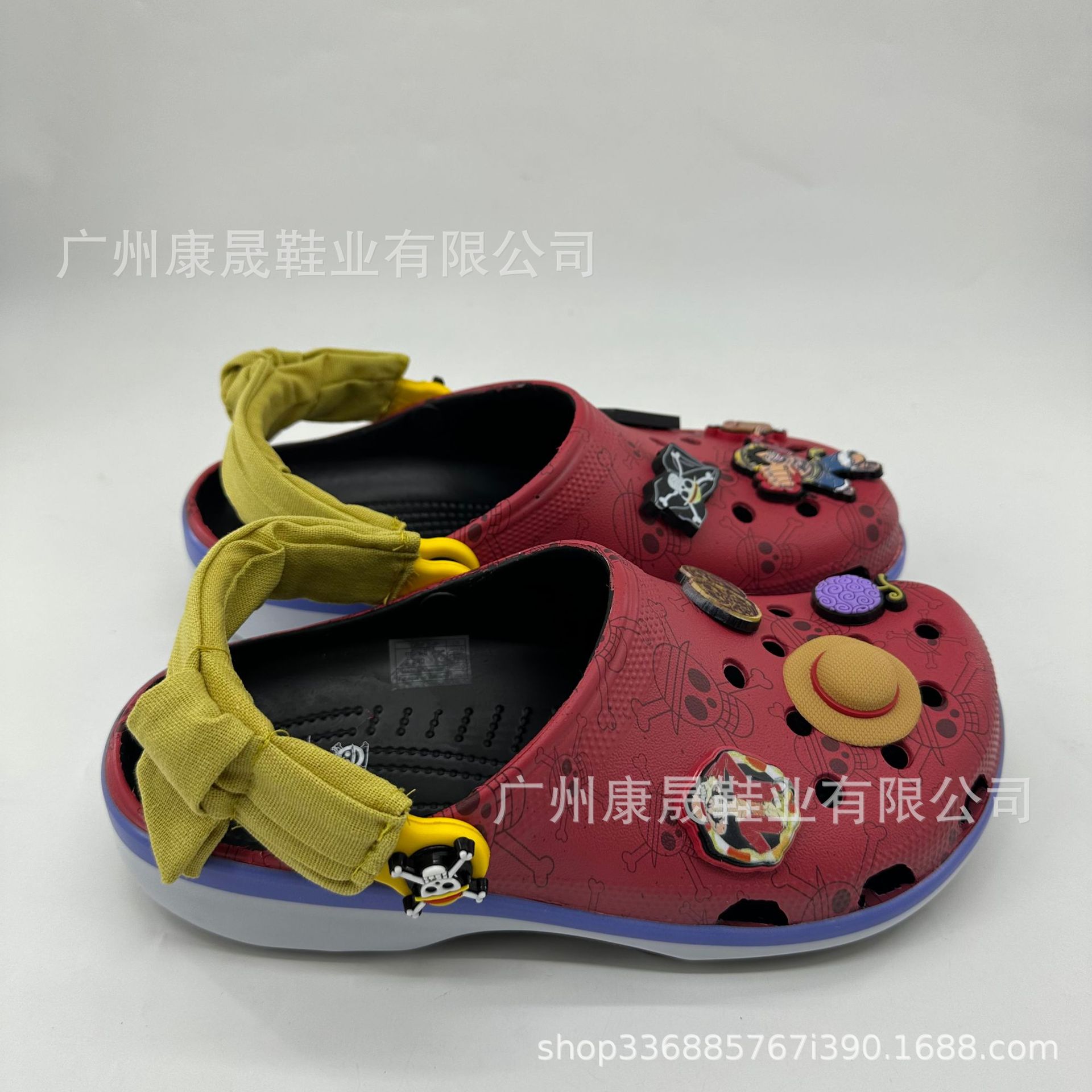 26 nuevos piratas Luffy zapatos de verano anti-desgaste zapatos de playa para hombres y mujeres zapatillas de playa cómodas al aire libre image 2