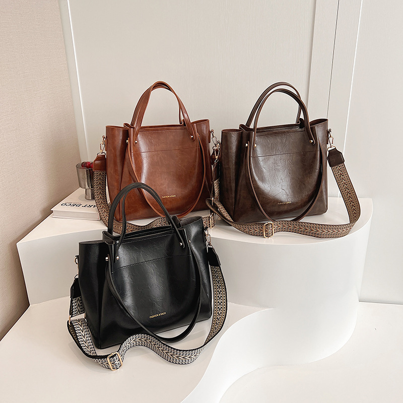 Borse da donna 2026 Nuovo modello Semplice Moda Borsa a tracolla grande capacità Vintage Tote_voghion.com
