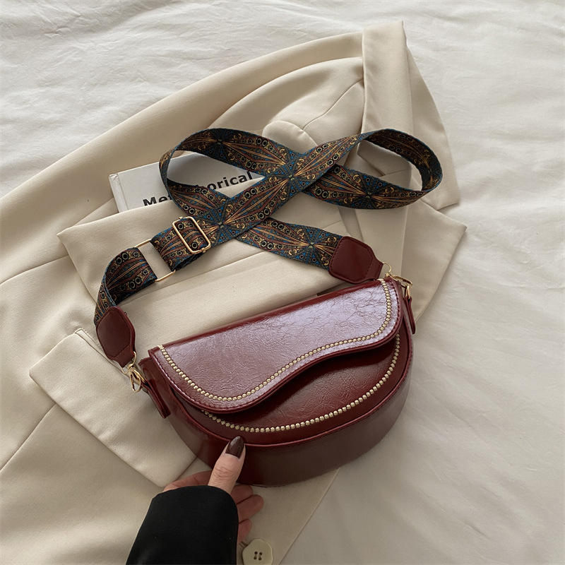 Borsa a tracolla da donna saddle bag vintage con texture_voghion.com