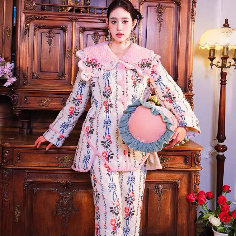 Winter New Embroidered Lapel Elastic Waist Three-Layer Quilted Thickened Pajamas Women's Two-Piece Suit Plus Velvet and Thickening Winter New Embroidered Lapel Elastic Waist Three-Layer Quilted Thickened Pajamas Women's Two-Piece Suit Plus Velvet and Thickening