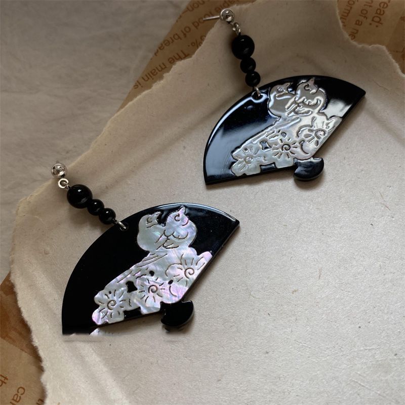 銀の針の黒色の水晶の項の幾何学のピアスの小さい大衆の百合のイヤリングのファッションの気質の軽くて豪華な高級感の耳飾りの卸売り